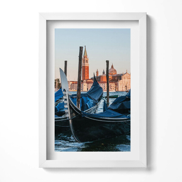 Tablou living cu rama decorativ Gondole venețiene pe apă, Italia