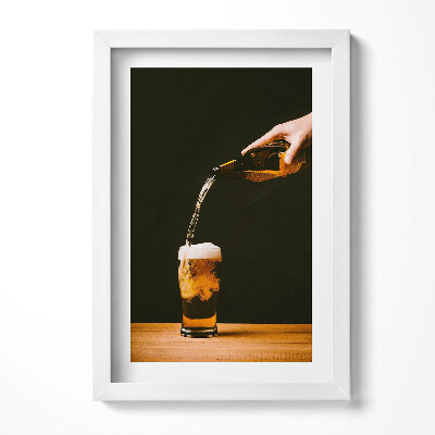 Tablou living cu rama decorativ Turnarea berii într-o cană