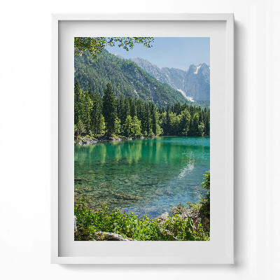 Tablou living cu rama modern Peisaj montan al unui lac în pădure