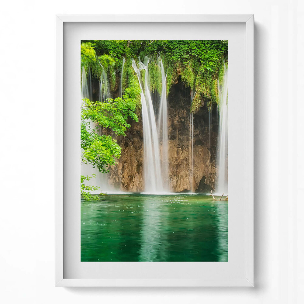 Tablou living cu rama modern Natură - lac cascadă și vegetație