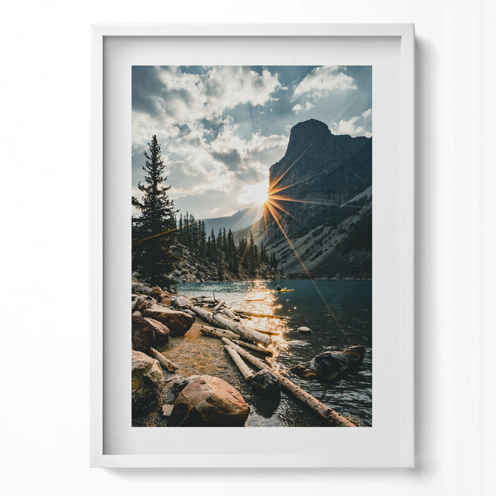 Tablou living cu rama modern Peisaj montan în razele soarelui