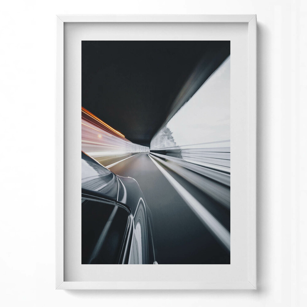 Tablou rama modern O mașină merge pe stradă