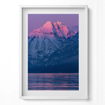 Tablou living cu rama modern Peisaj de iarnă cu munți și apă