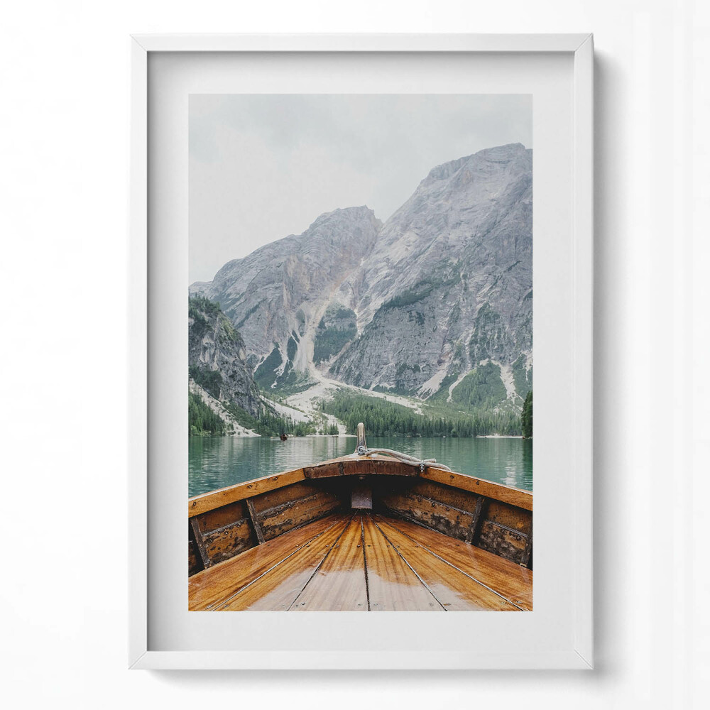 Tablou living cu rama modern Vedere de pe o barcă pe un lac de munte