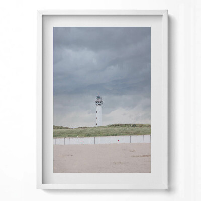 Tablou rama modern Un far singuratic pe plajă