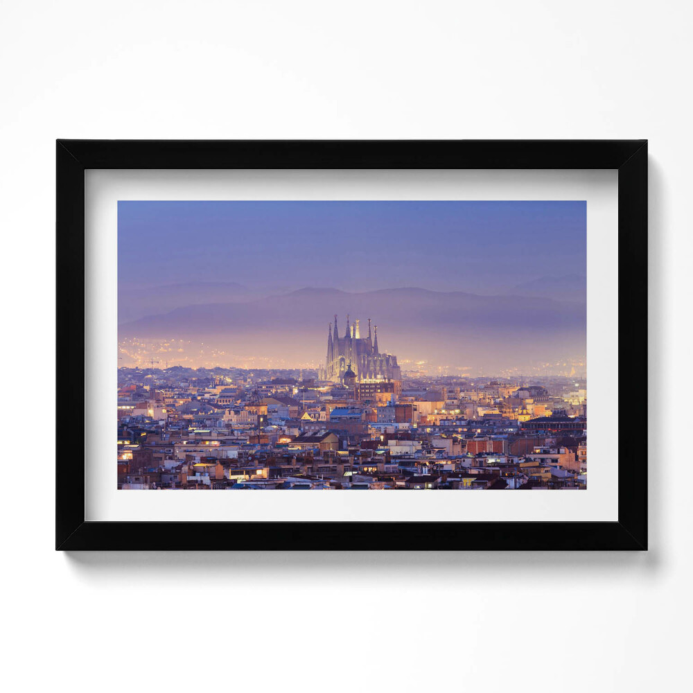 Tablou rama original Vedere a Barcelonei și a Sagrada noaptea