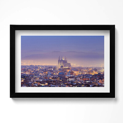 Tablou rama original Vedere a Barcelonei și a Sagrada noaptea