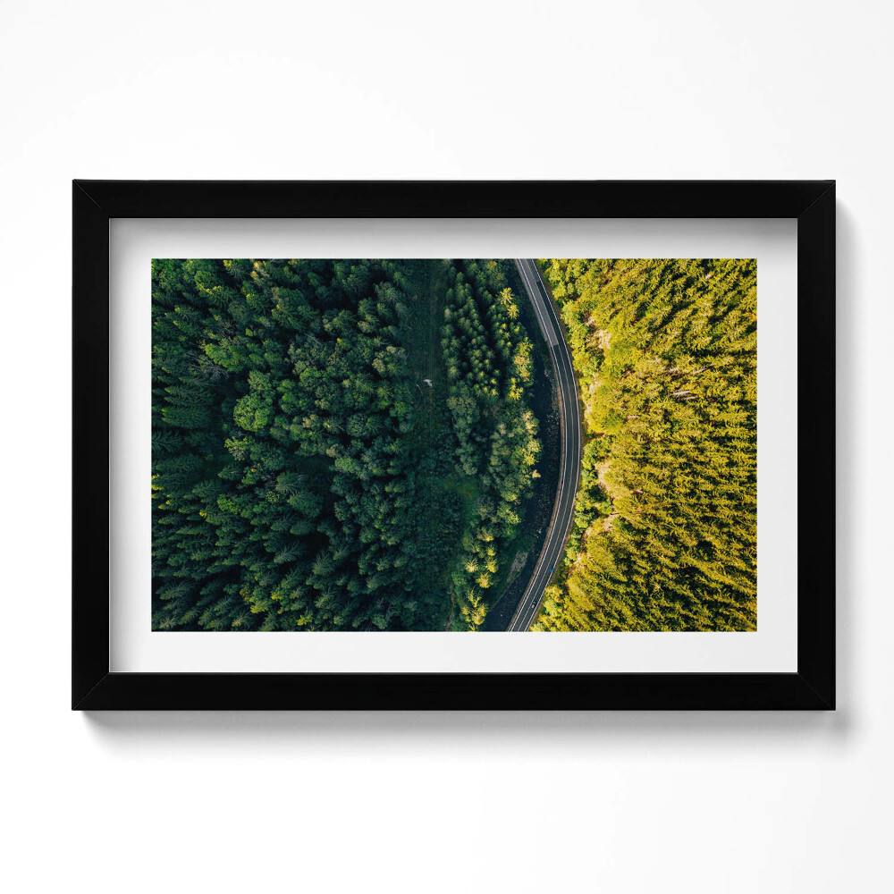 Tablou living cu rama original Pădurea dintr-o dronă - muntele Śnieżka