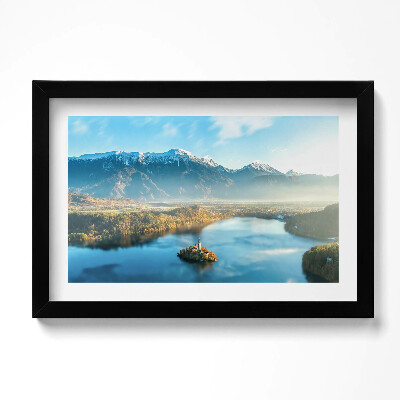 Tablou living cu rama original Clădire pe un lac în munți