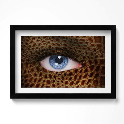 Tablou living cu rama original Model feminin cu ochi de pisică și leopard