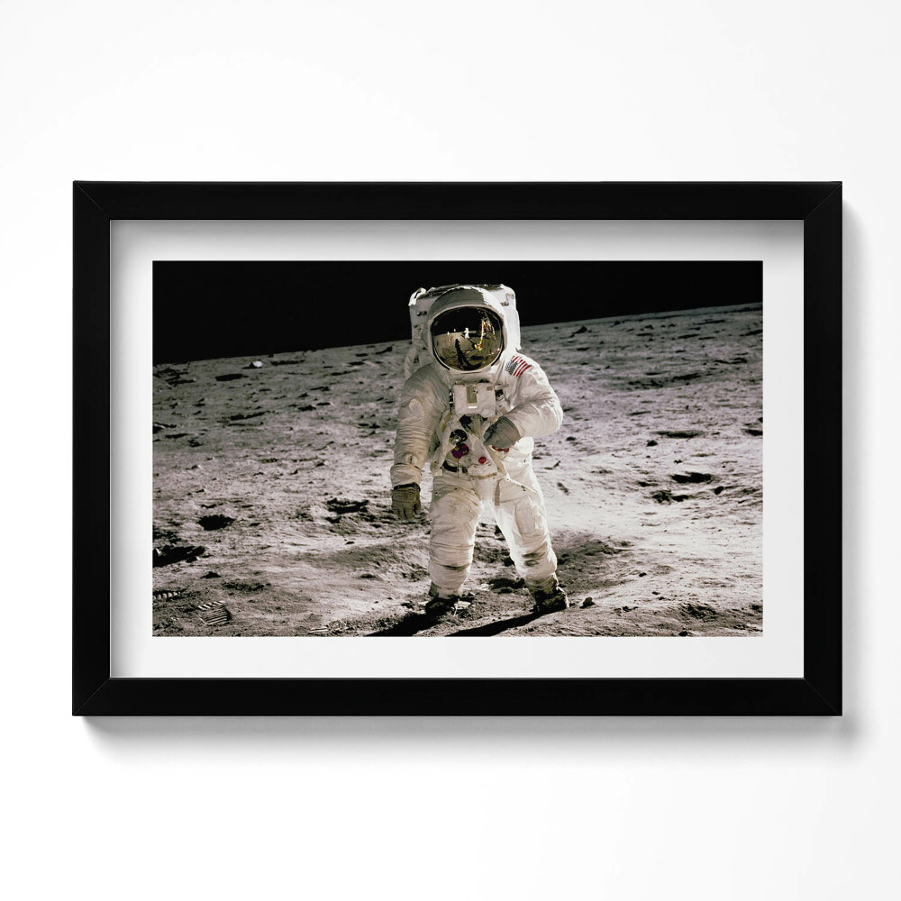 Tablou rama original Primul om pe Lună - Fotografie NASA