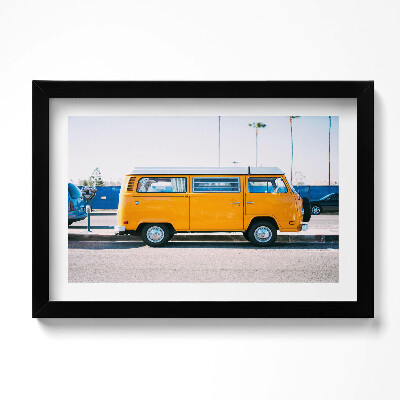 Tablou living cu rama original Mașină galbenă de vacanță