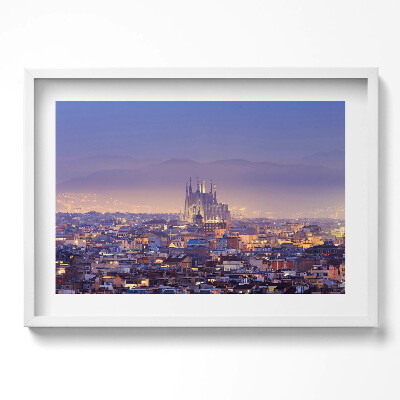 Tablou living cu rama excepţional Vedere a Barcelonei și a Sagrada noaptea