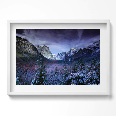 Tablou rama excepţional Peisaj de iarnă cu munți și păduri