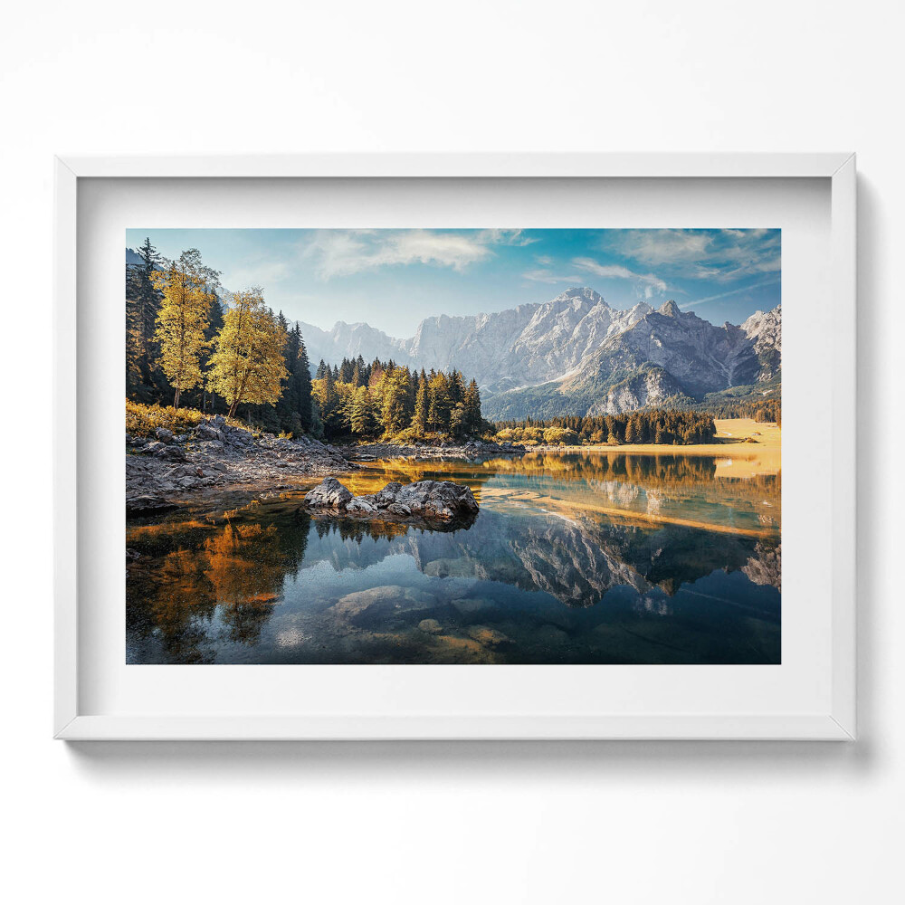 Tablou living cu rama excepţional Peisaj montan frumos cu un lac