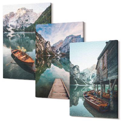 Set tablouri canvas triptic Un lac în munți cu bărci și o colibă ​​de lemn