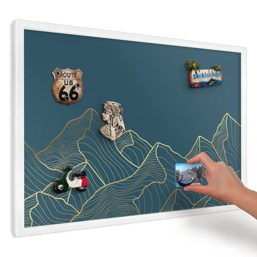 Panou magnetic decorativ cu peisaj montan pe fundal întunecat