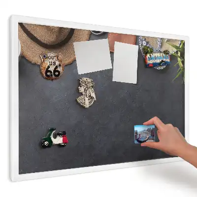 Panou magnetic decorativ cu design Accesorii de vară pe fundal întunecat