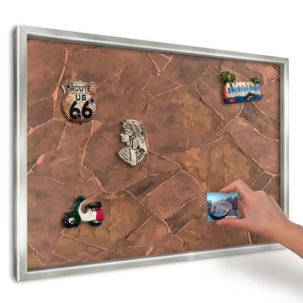 Panou magnetic înrămat cu model de plăci de piatră brună
