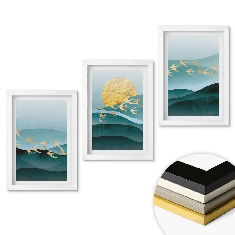 Set tablouri pentru living Păsări aurii peste o mare calmă