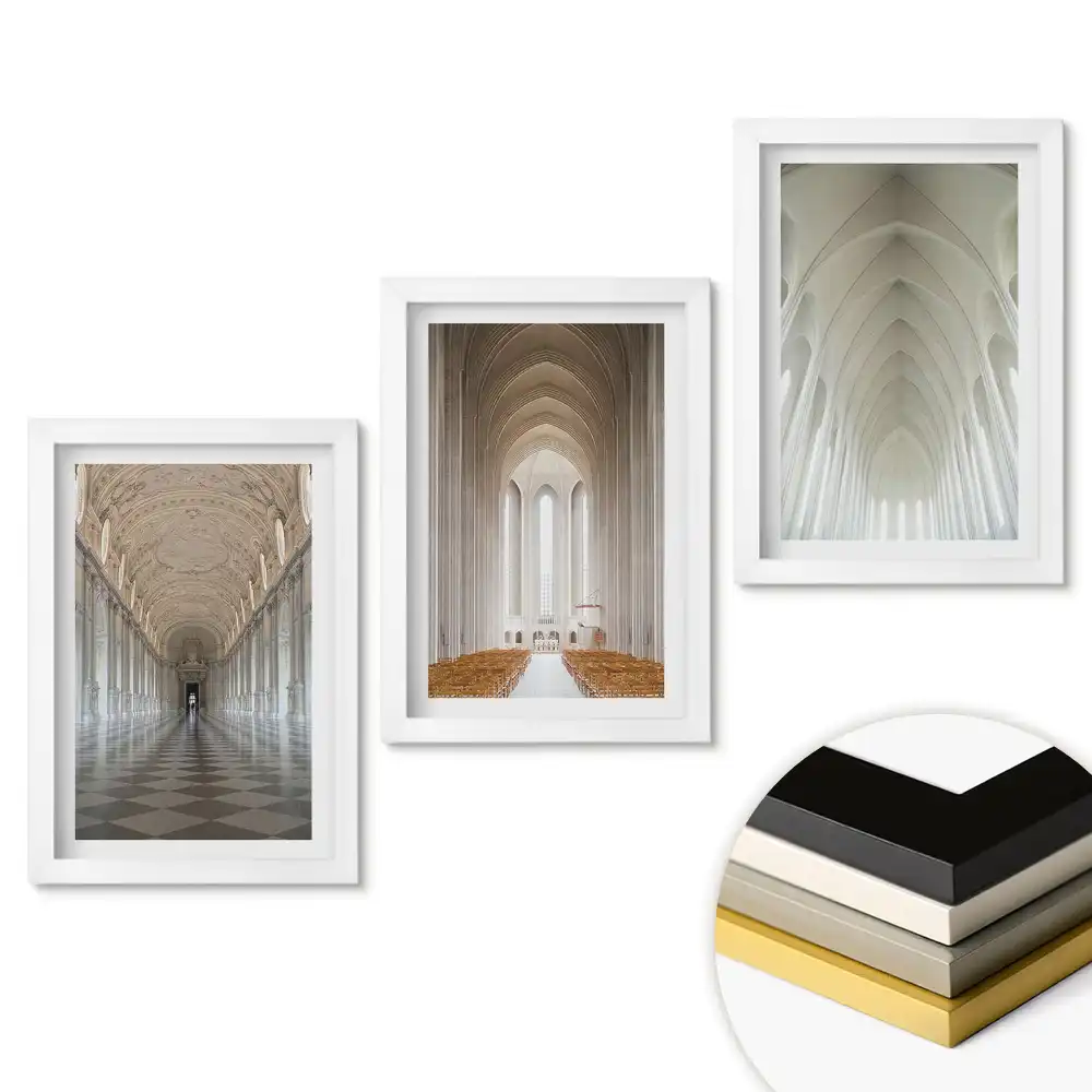 Set de tablouri pentru living cu arhitectură minimalistă