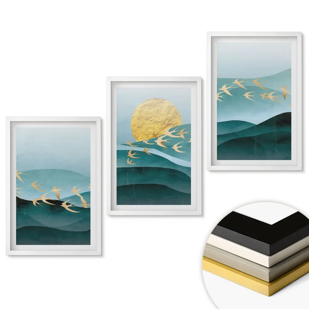 Set 3 tablouri pentru living cu motive de păsări aurii peste o mare calmă