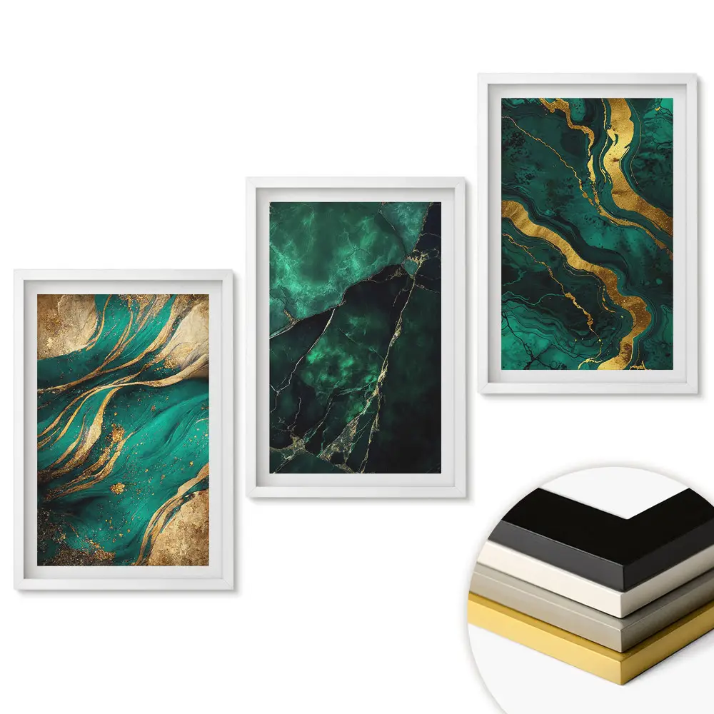 Set de tablouri pentru living cu accente aurii pe fundal verde