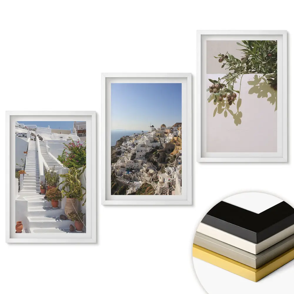 Set de tablouri pentru living cu vederi pitorești ale orașului Santorini în alb