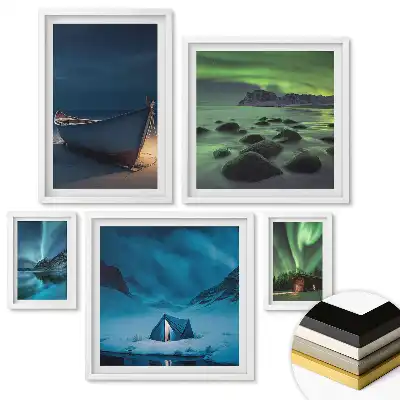 Set de tablouri înrămate cu peisaje reprezentând aurora boreală